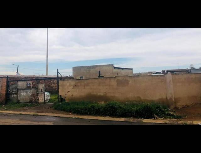 LAND FOR SALE IN MOLAPO
